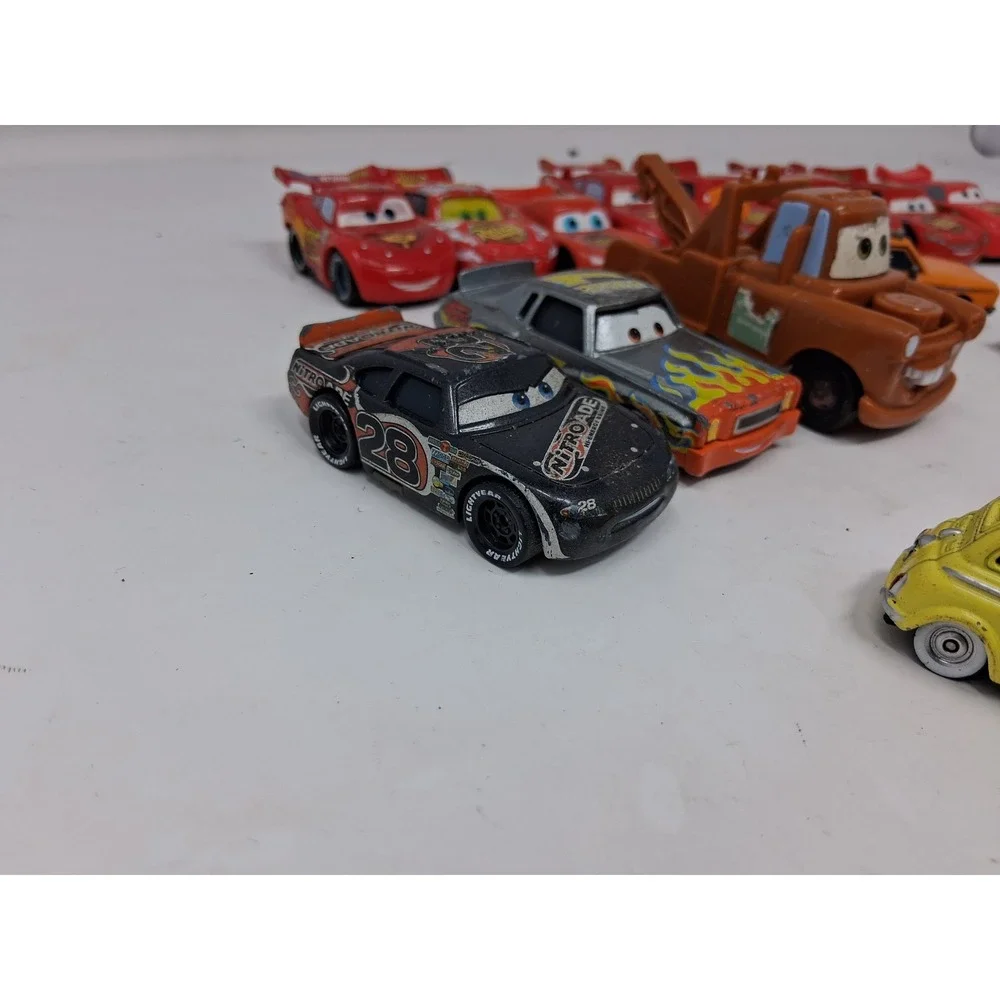 Disney Pixar Cars Diecast Lot Lightning McQueen Mater Luigi Fin McMissile 18pc O